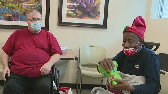 'They change lives': Phoenix nonprofit gives Christmas gifts to patients experiencing homelessness