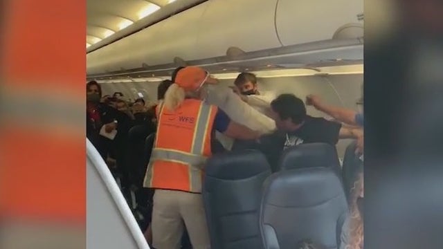 TSA, flight attendants prepared with self-defense training for unruly passengers during holiday travel