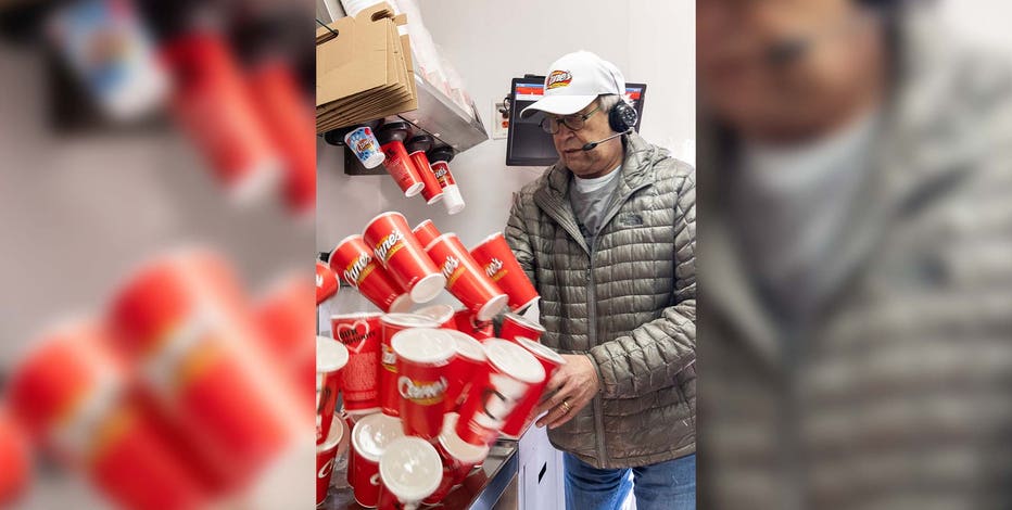 Chevy Chase surprises customers at SC fast food restaurant