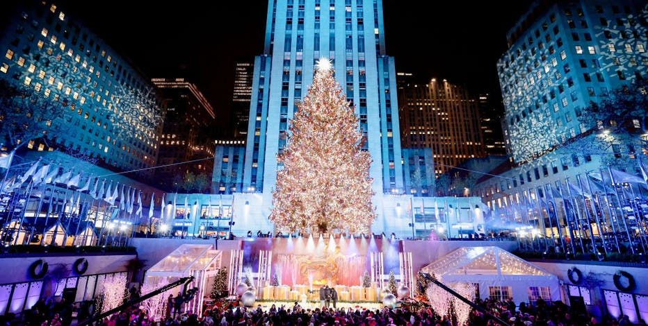 Rockefeller Christmas Tree 2021 Illuminated