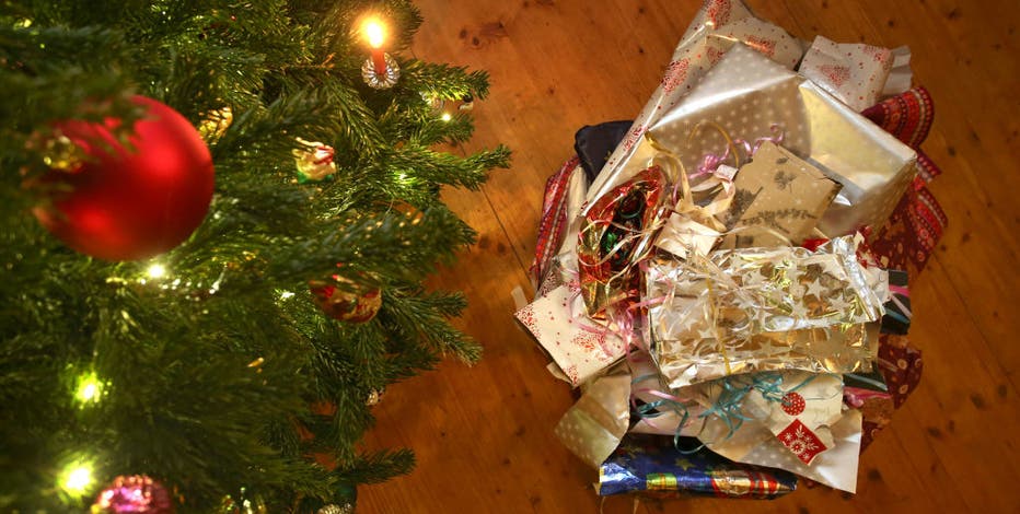 Recycle Christmas Lights Cincinnati 2022 Can You Recycle Christmas Wrapping Paper? Tips For Leftover Holiday  Packaging
