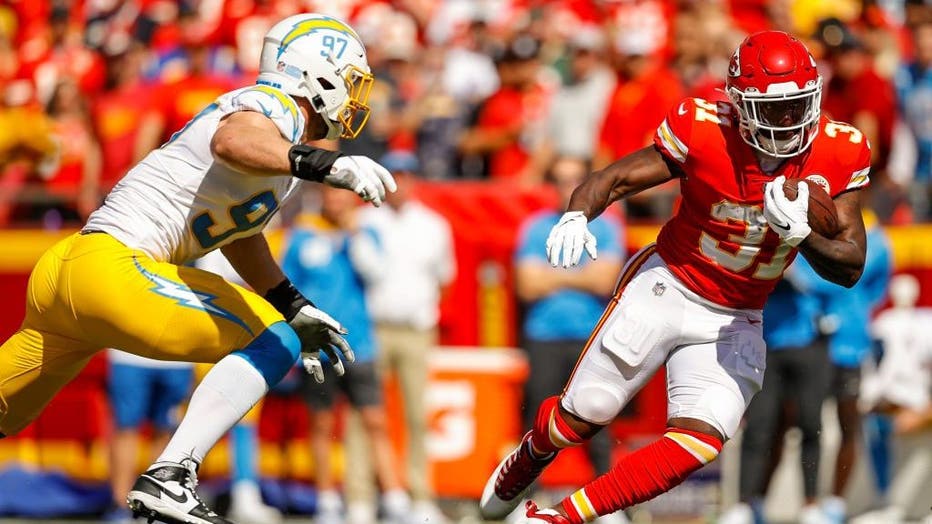 Chiefs face Chargers with AFC West lead on the line