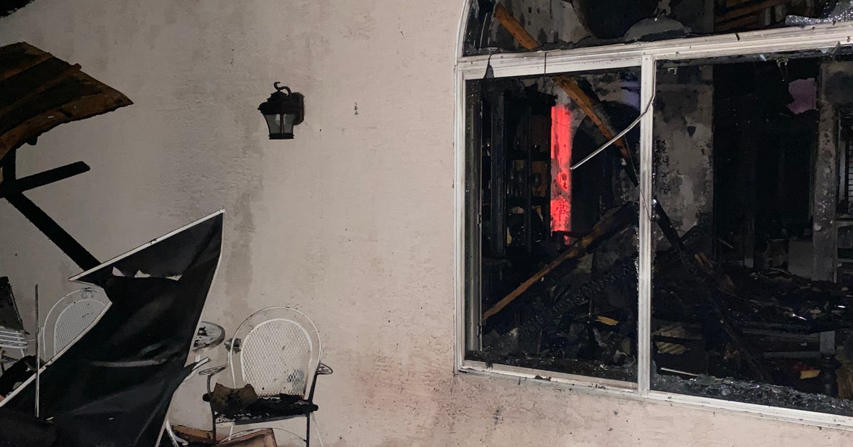 North Phoenix family displaced after fire destroys home | FOX 10 Phoenix