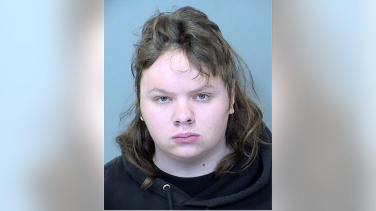 1280px x 720px - Mesa teen sent violent, pornographic content to high school students via  Apple's AirDrop feature, police say