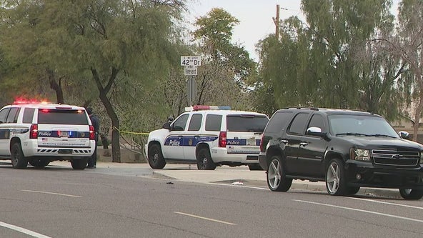 Teen dead, man badly injured after crash leads to shooting in Phoenix: police