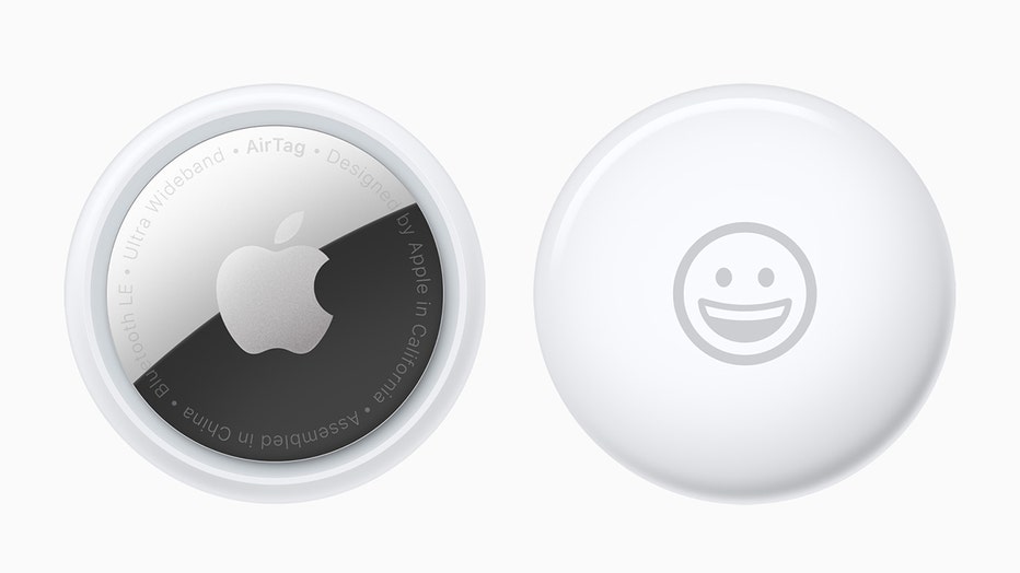 Apple_AirTag_handout.jpg