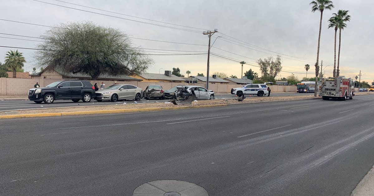 7 injured in multi-car crash at west Phoenix intersection | FOX 10 Phoenix