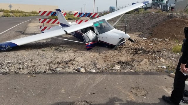 Small plane crashes near Glendale airport's runway 1, passengers survive