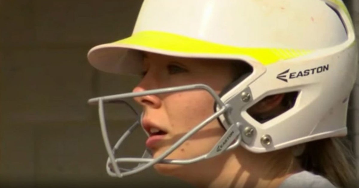 ‘Truly amazing to watch’: One-armed softball player in Kansas overcomes ...
