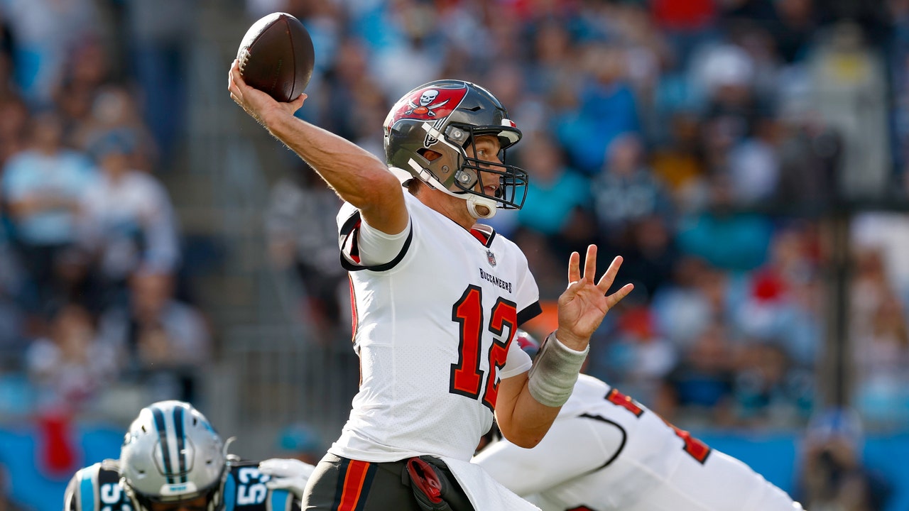 Getty Images - Tom Brady #12 of the Tampa Bay Buccaneers works out