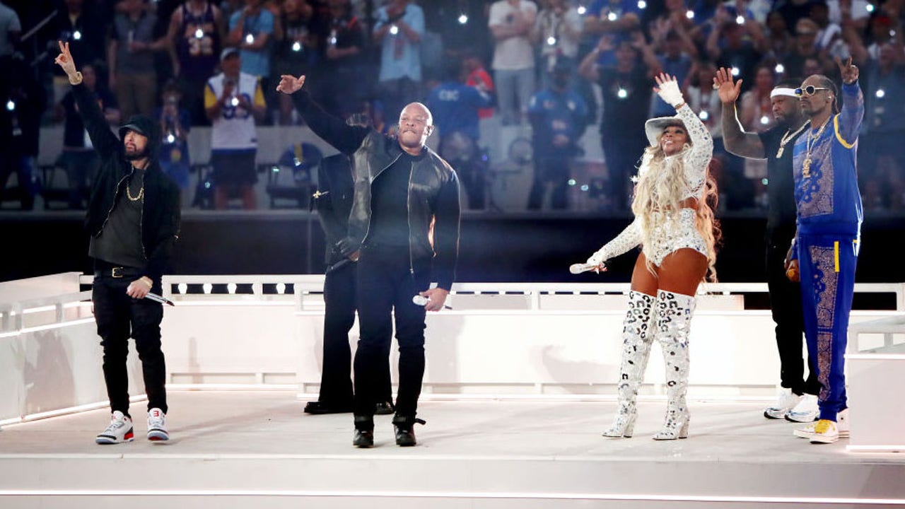 Super Bowl Halftime Show Trailer Features Eminem, Snoop Dogg, Mary