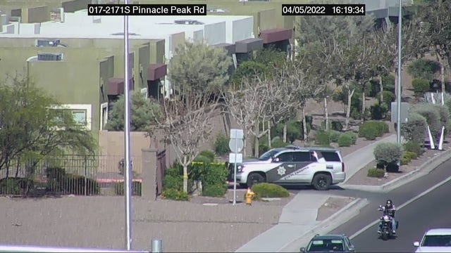 Man arrested following road rage shooting along north Phoenix freeway, DPS officials say