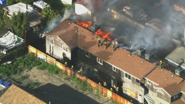 LAFD puts out apartment fire in Broadway-Manchester area of Los Angeles