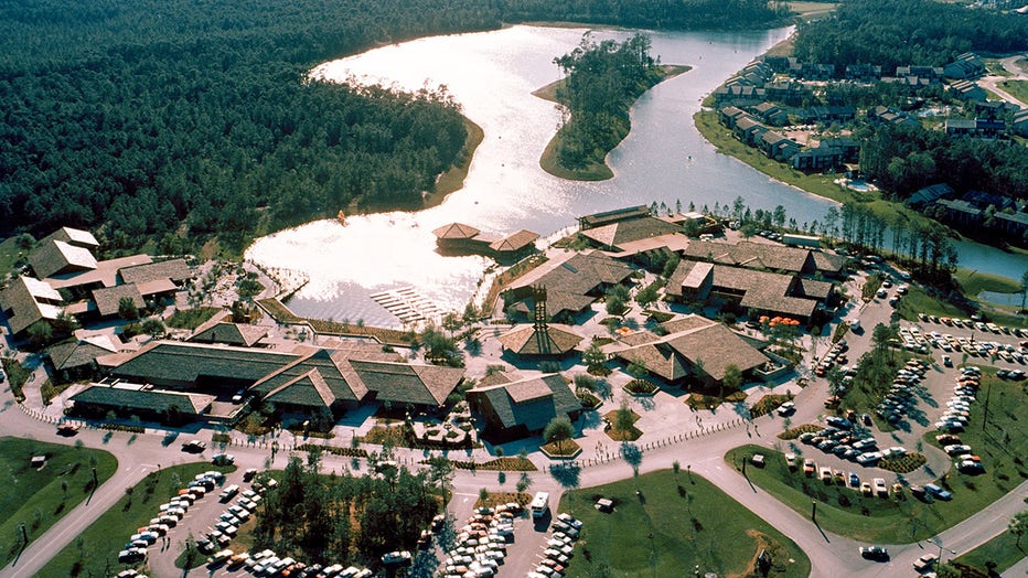 Disney-Lake-Buena-Vista.jpg