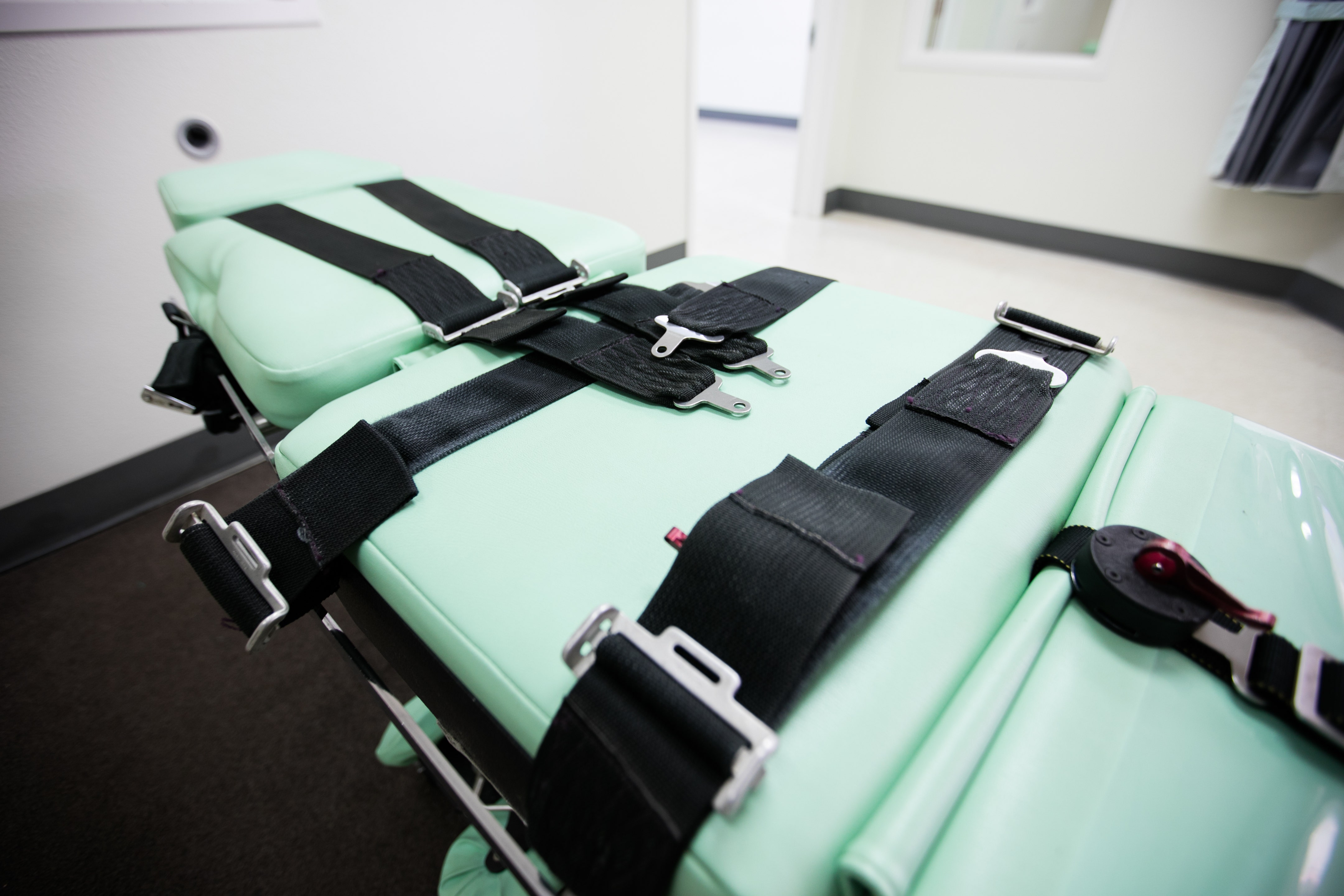 Arizona governor blasted for plans to defy execution order | FOX 10 Phoenix