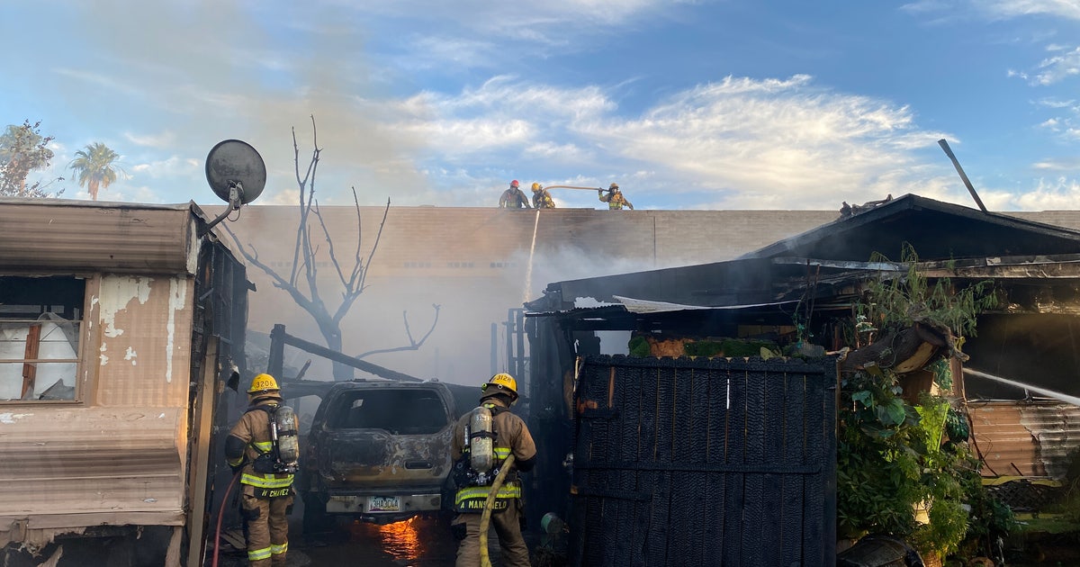 Double mobile home fire in Phoenix leaves 10 residents displaced | FOX ...