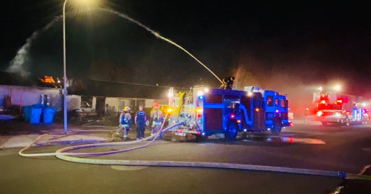 15 residents displaced after fire burns south Phoenix apartment ...