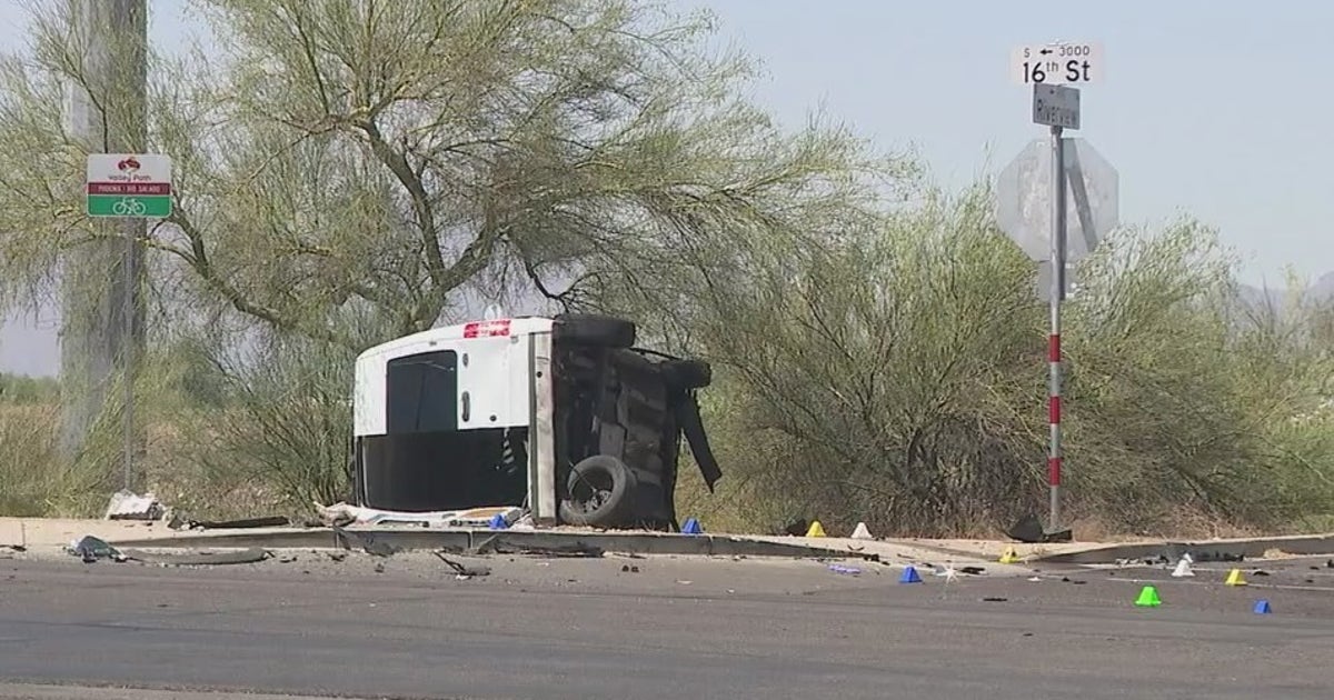 Woman killed in crash near Phoenix Sky Harbor Airport | FOX 10 Phoenix