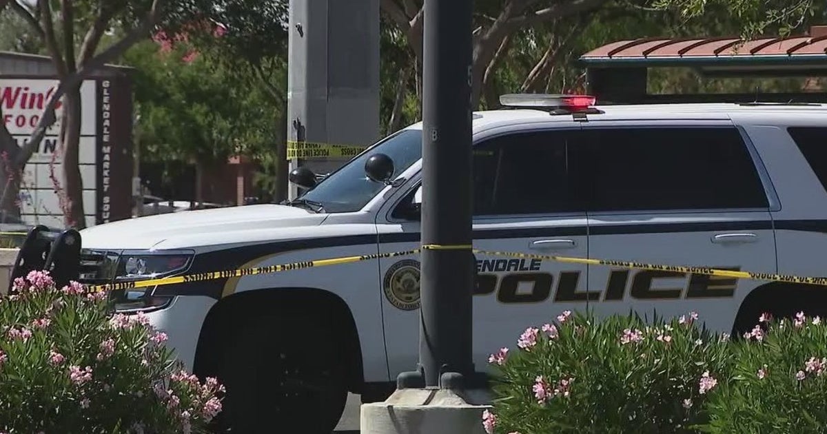 Man stabbed multiple times in Glendale, suspects on the run | FOX 10 ...