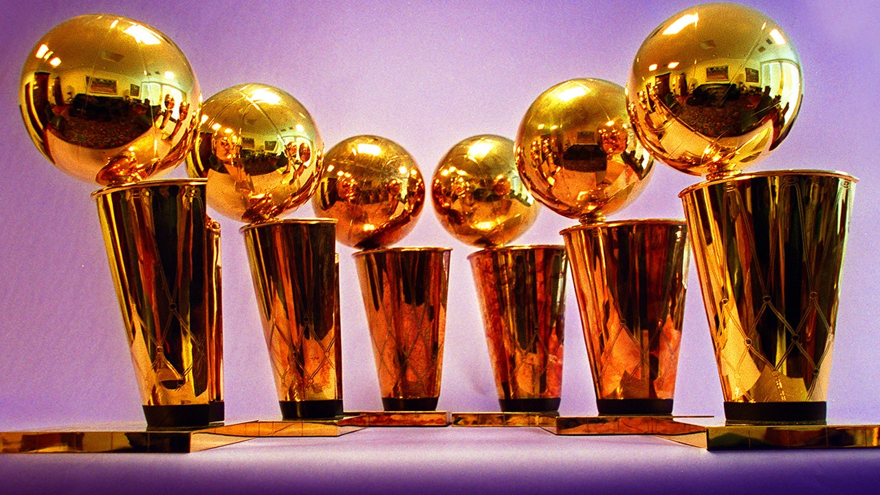lakers trophy case