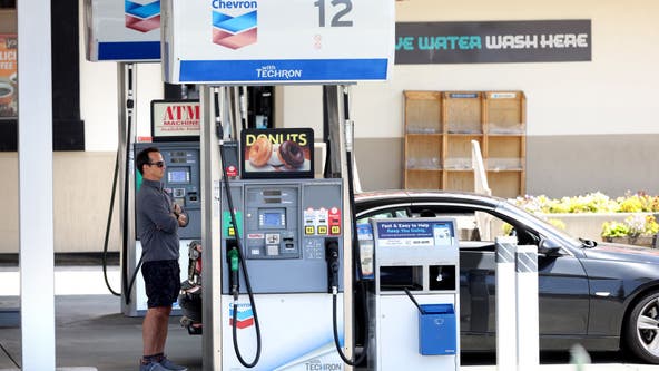 National gas price average hits new record high at $4.45 per gallon