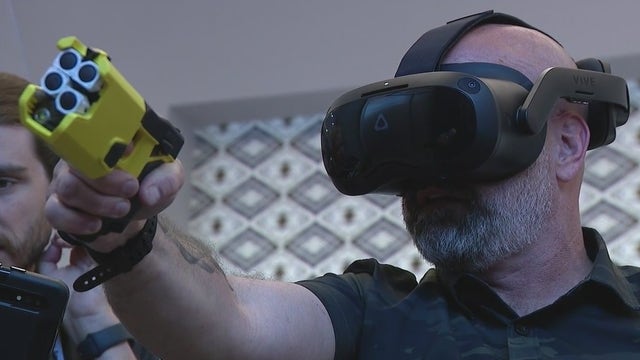 Phoenix PD using virtual reality training to learn de-escalation strategies from new perspectives