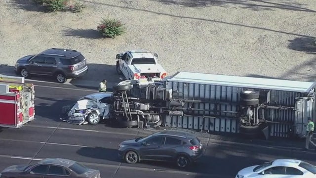 Four hospitalized, including young girl, in I-10 crash in Phoenix