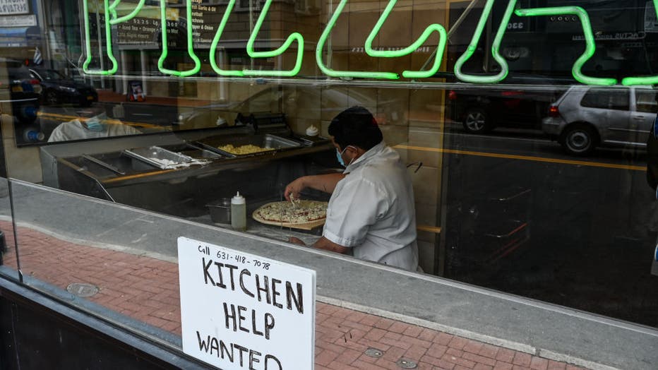 Long Island pizzeria seeks workers