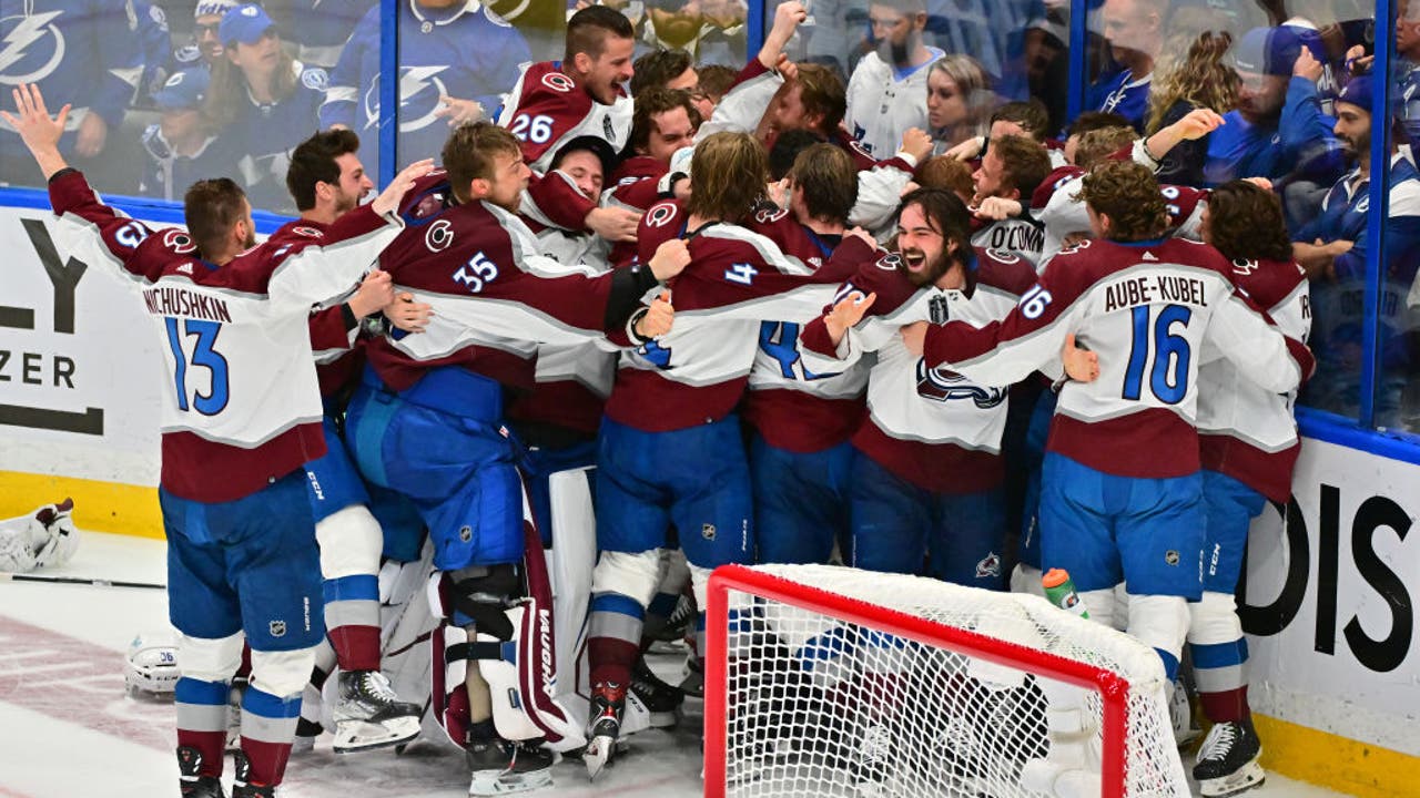 1,558 Nathan Mackinnon Celebration Stock Photos, High-Res Pictures, and  Images - Getty Images