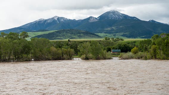 Yellowstone National Park: 10,000 evacuate as floods wash away homes, bridges