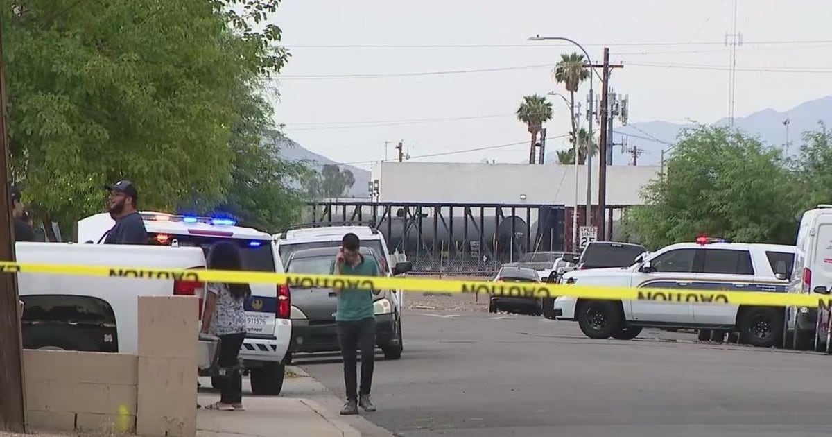 Phoenix shooting leaves man dead, 2 others injured | FOX 10 Phoenix