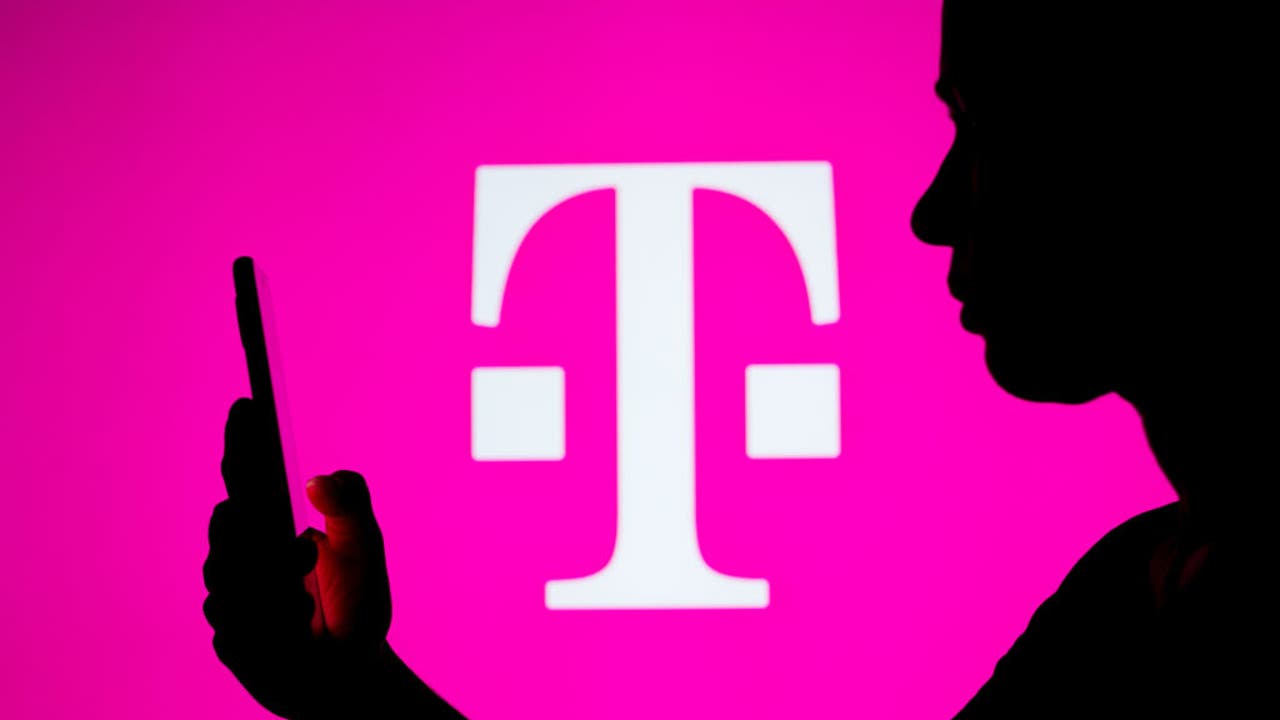 T Mobile Settles To Pay 350m To Customers In Data Breach Lawsuit Fox 10 Phoenix