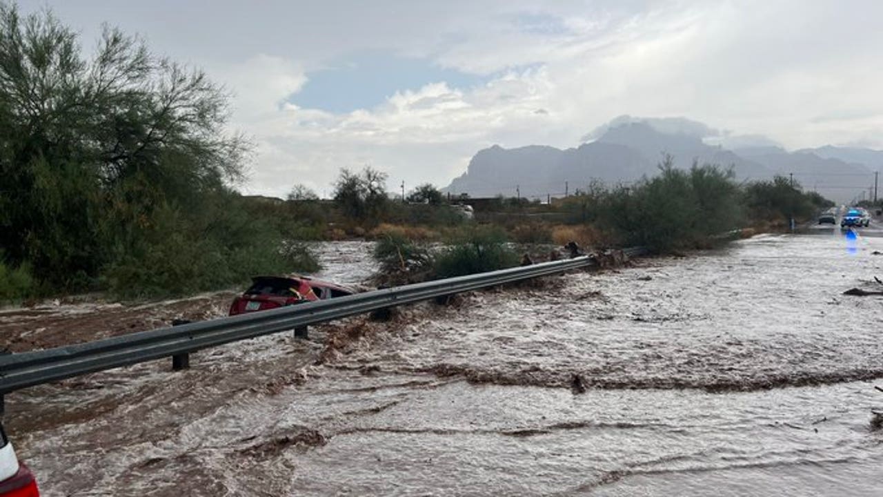 Apache Junction flooding causing water rescue calls, road closures - Vimarsana News