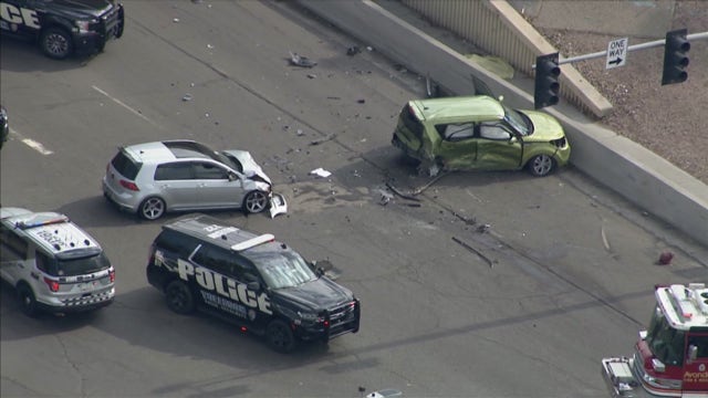 2-car crash at I-10 ramp in Tolleson leaves woman dead