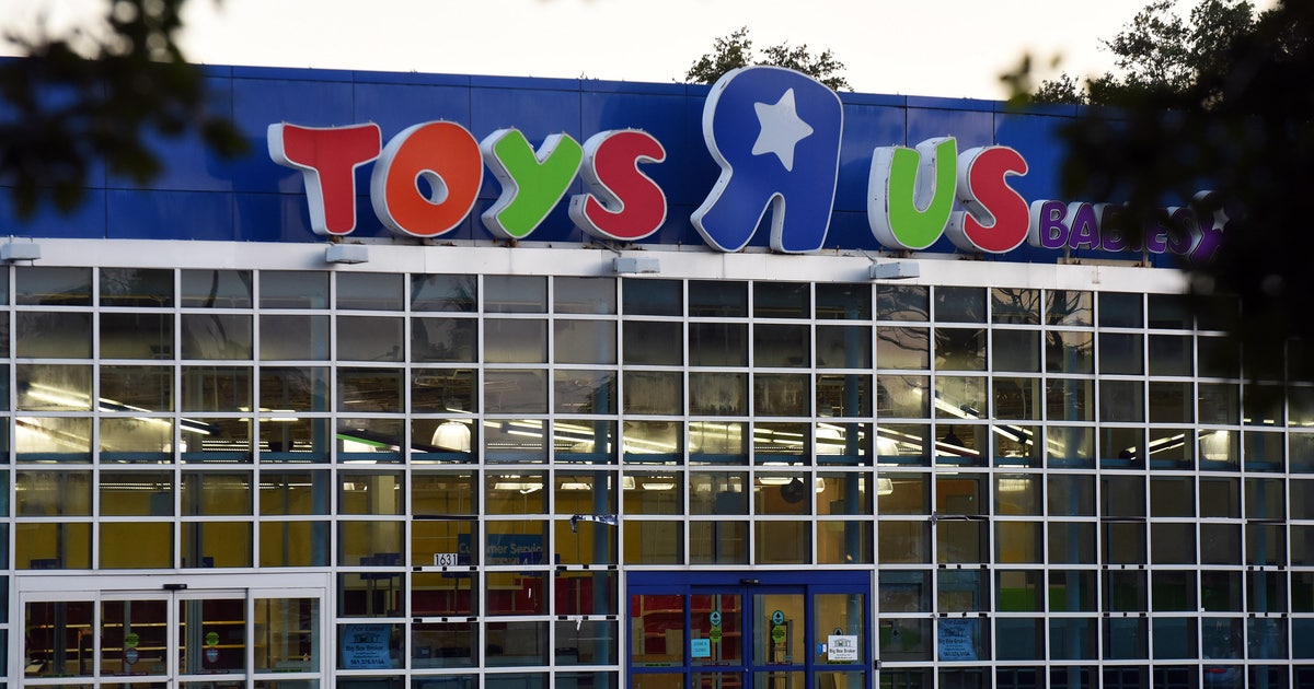 toys r ros Inside the Rise and Fall of Toys 'R' Us main image 1