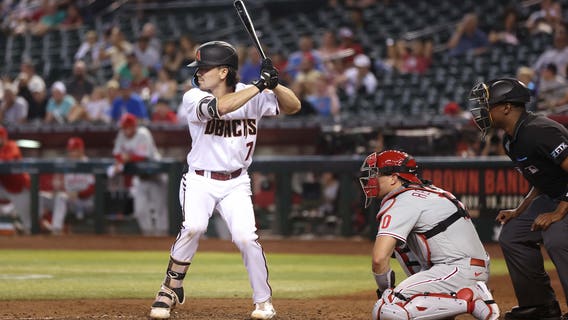 Carroll’s double in debut caps comeback, D-backs beat Phils