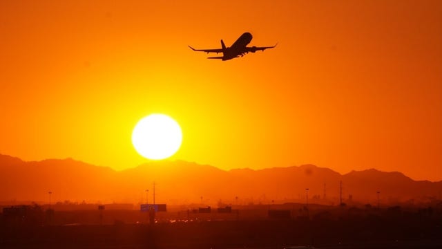 Super Bowl LVII: Fans fly into Sky Harbor Airport as game day gets close