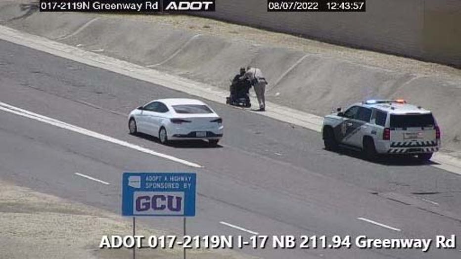 DPS trooper helps man with broken scooter