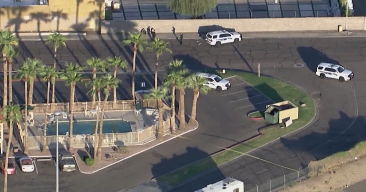 Shootout in Phoenix leaves man dead, teenager injured: police | FOX 10 ...