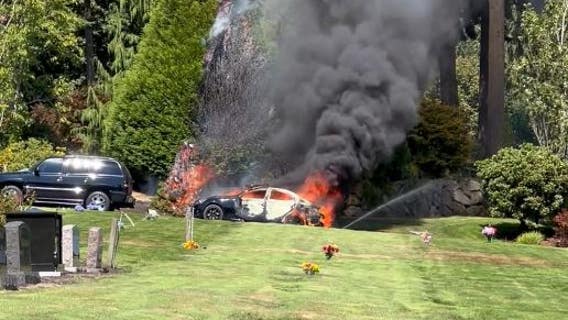 VIDEO: Police searching for suspect who blew up car during funeral, fired shots at witnesses