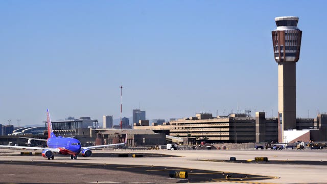 Southwest, United Airlines workers picketing at Sky Harbor Airport