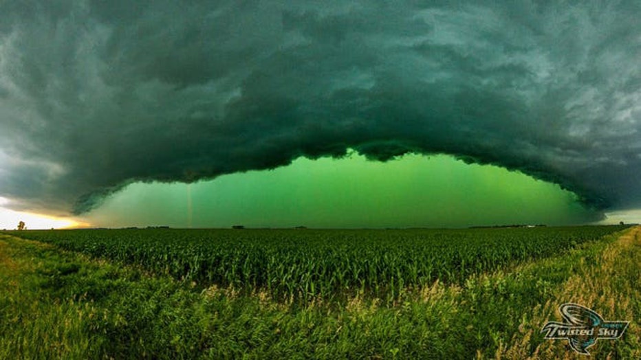 Green sky over Sioux Falls, South Dakota on July 6, 2022. (Image credit: @TwstdSkyStudios/Twitter)