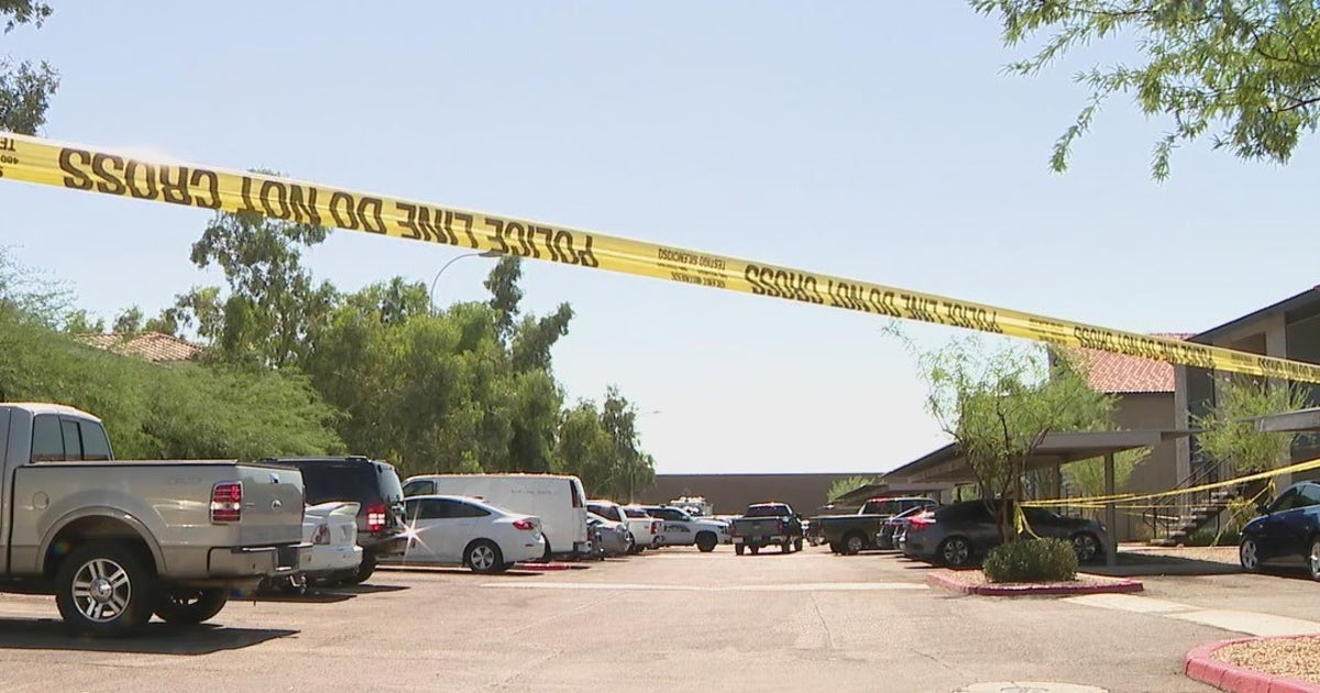 Person found dead inside burnt car in west Phoenix, police say | FOX 10 ...