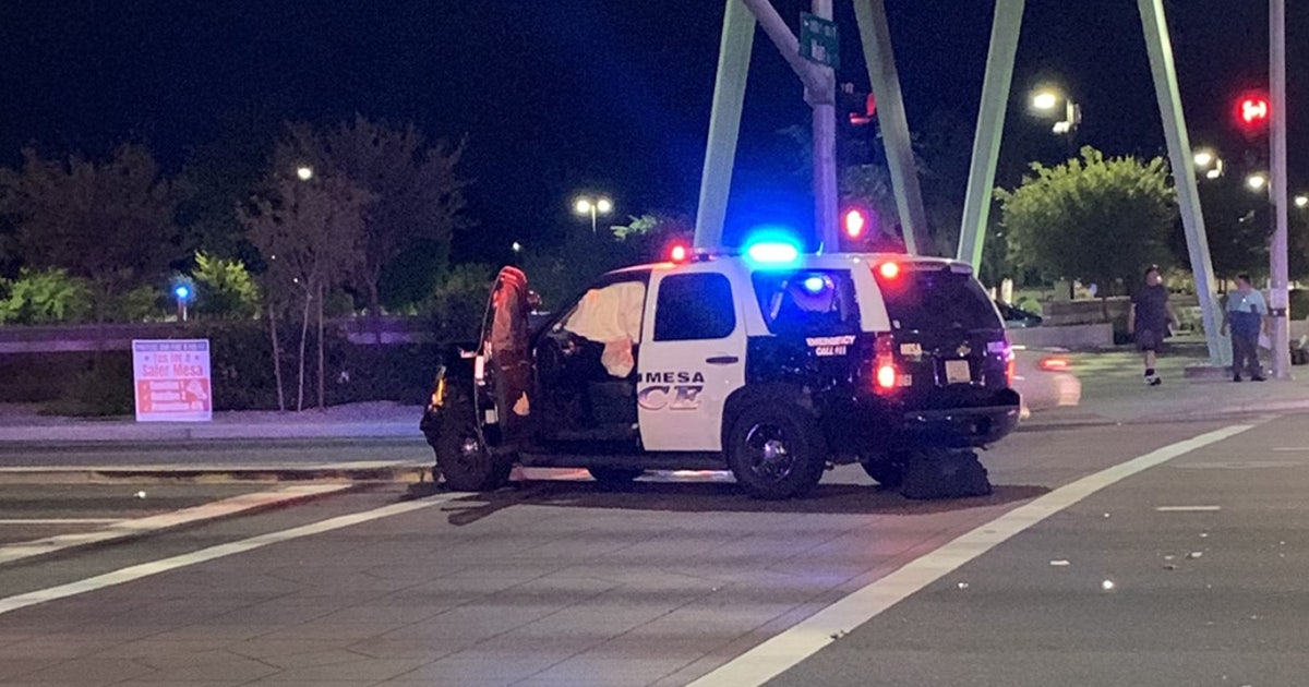 Mesa Police officer, two others, including child, involved in crash ...