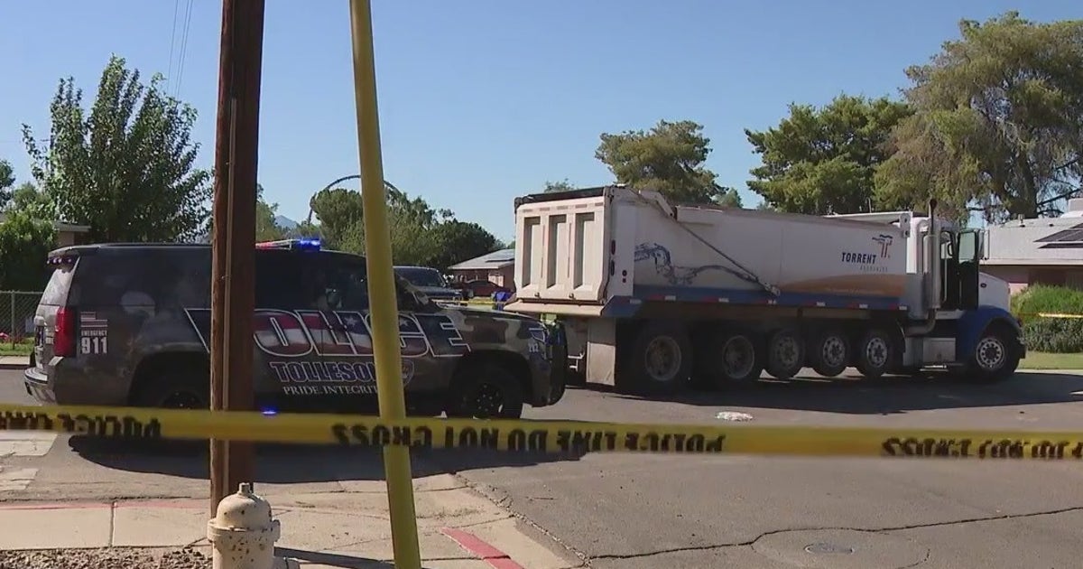 Woman dies after she was hit by dump truck in Tolleson | FOX 10 Phoenix