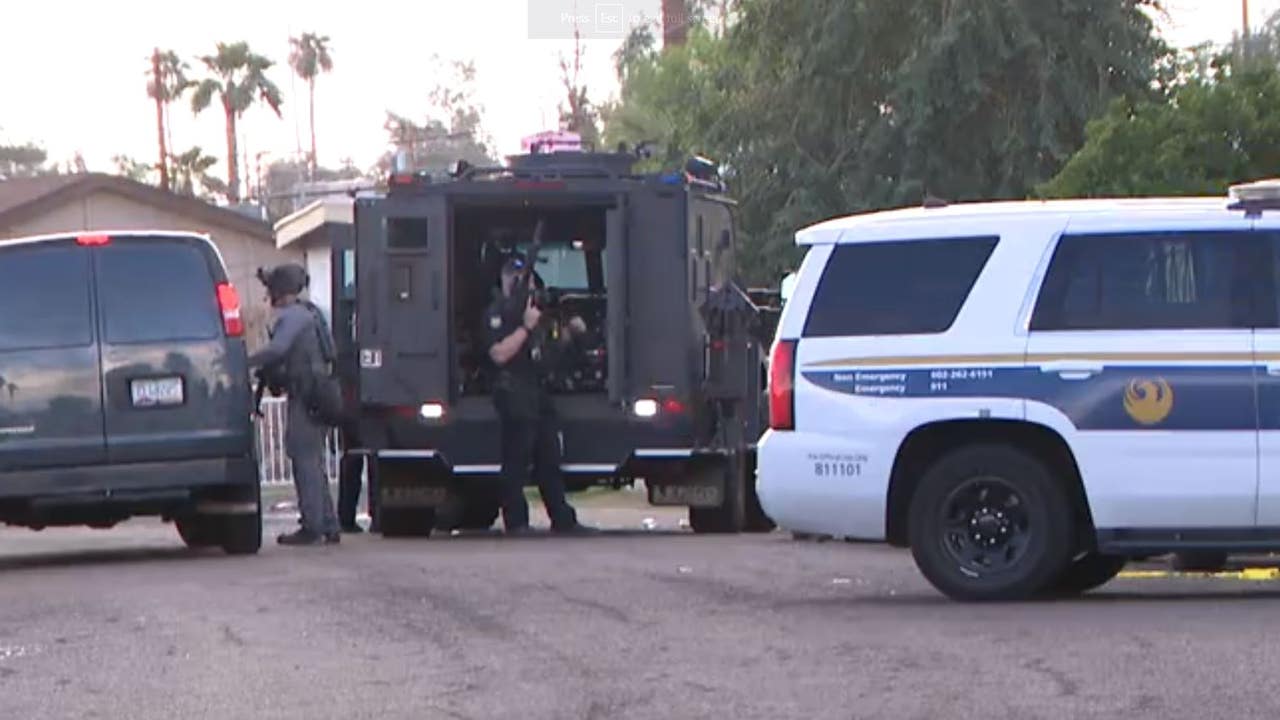 Man Killed, Woman Injured After 'dozens Of Shots' Fired In Phoenix ...