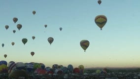 Hot air balloons fill New Mexico sky in annual festival