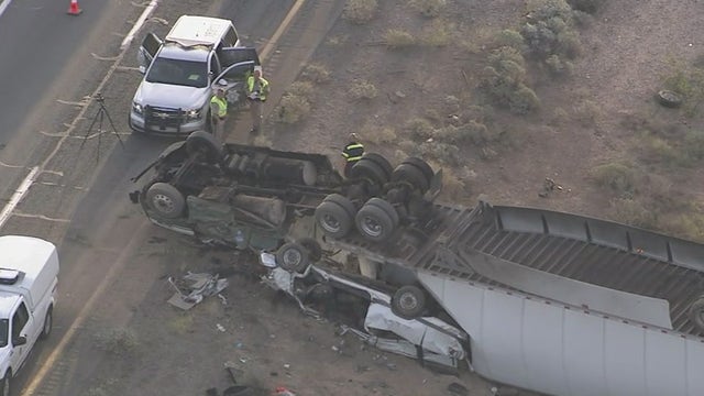 Semi rollover crash on I-10 near Tonopah leaves 1 dead, 3 hurt