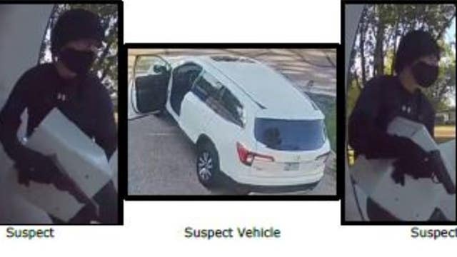 Suspect wanted for robbing Phoenix homeowner at gunpoint