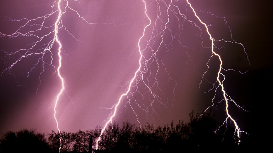 Arizona father saves 12-year-old girl after she was struck by lightning